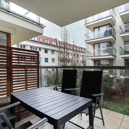 Beautiful One Bedroom Koscielna By Renters Познань