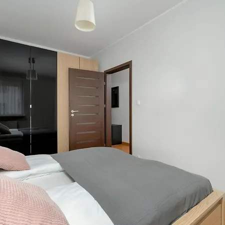 Beautiful One Bedroom Koscielna By Renters Apartment