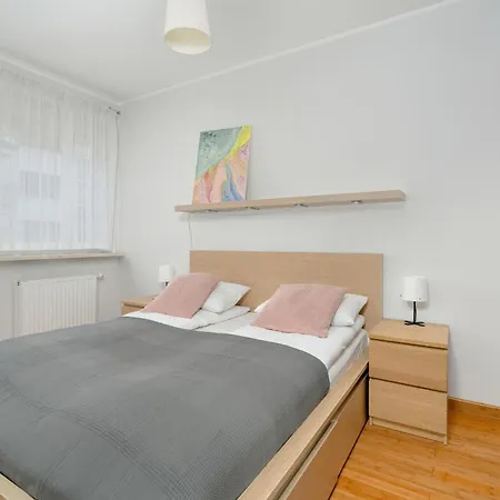 Beautiful One Bedroom Koscielna By Renters Poznan